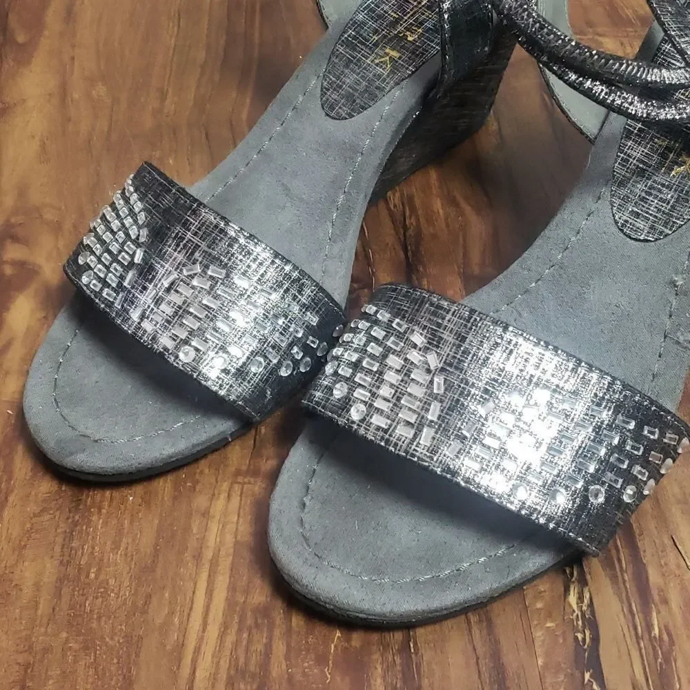 New York Transit Gray Wedged Heels‎